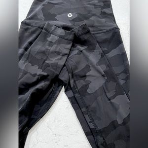 Lululemon camo leggings size 0